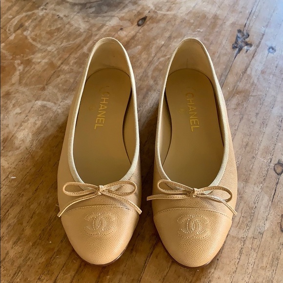CHANEL Shoes - NIB CHANEL Beige Caviar Leather Flats 38